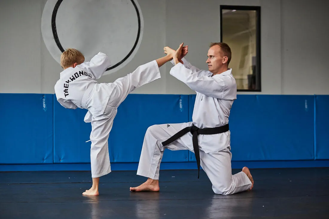100 Kids' Taekwondo Dobok Uniform - White