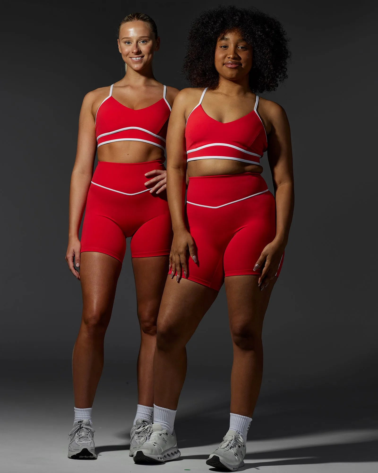 Contrast Sports Bra - Scarlet-White