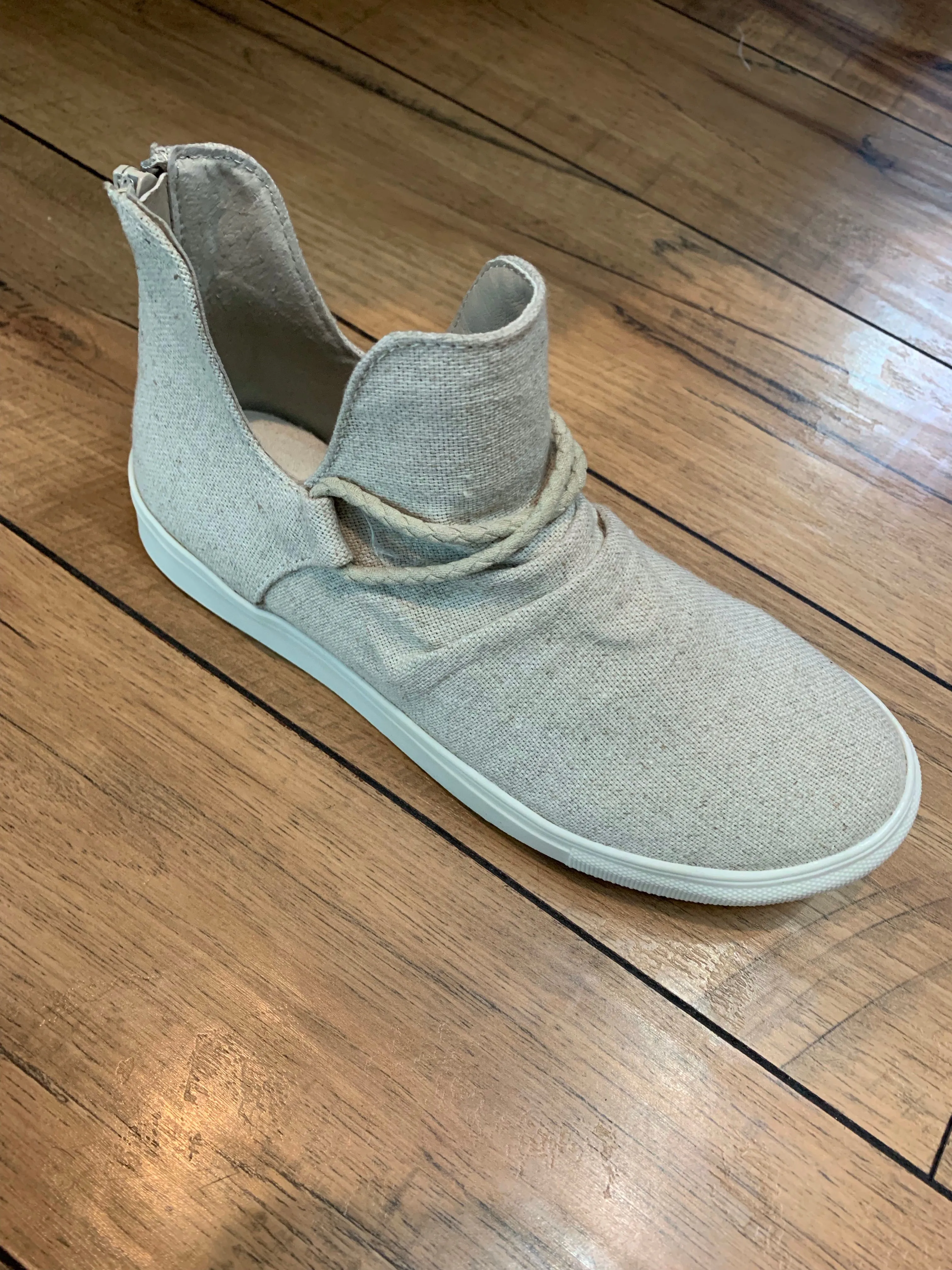 Dylan- Natural Tennies