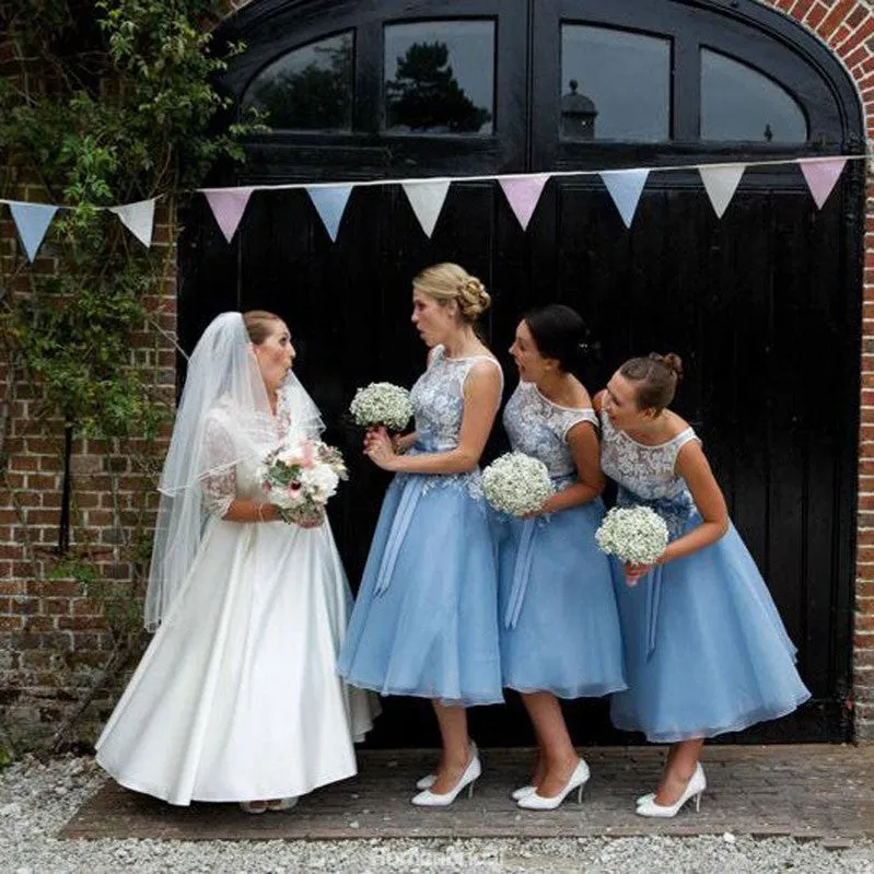 Hot Selling Scoop Neck Lace Appliques Top V-back Short Bridesmaid Dresses, BD0529