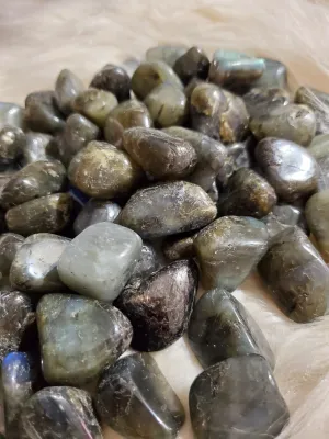 Labradorite, medium