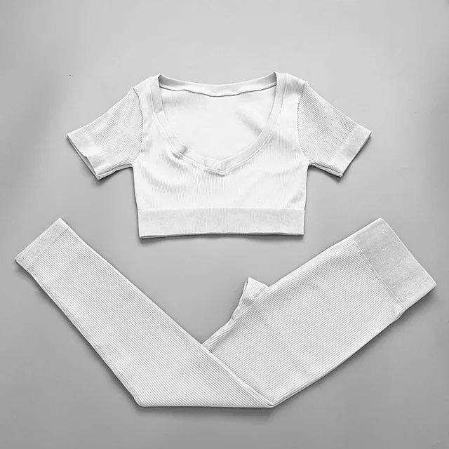 Ribbed Seamless Yoga Set for Women - Long Sleeve Crop Top and Sports Bra