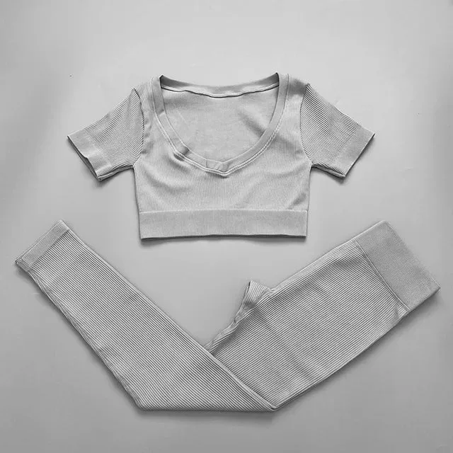 Ribbed Seamless Yoga Set for Women - Long Sleeve Crop Top and Sports Bra