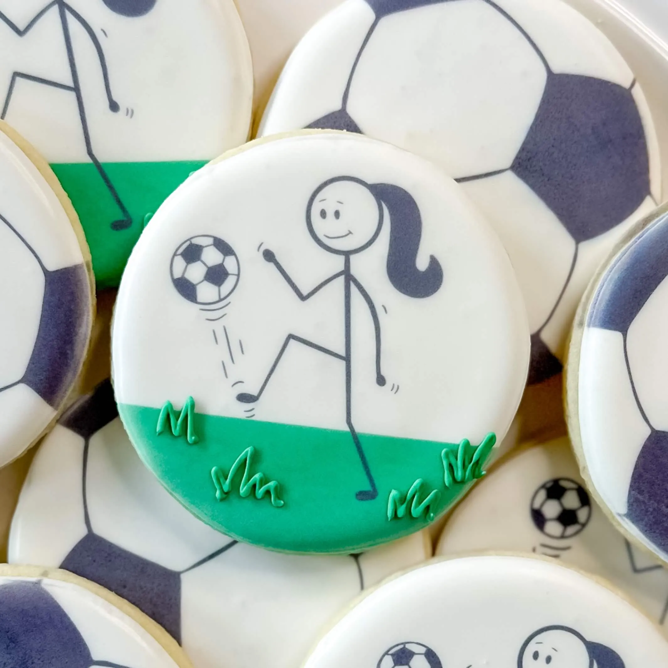 Soccer | Fútbol | Let's Kick It!